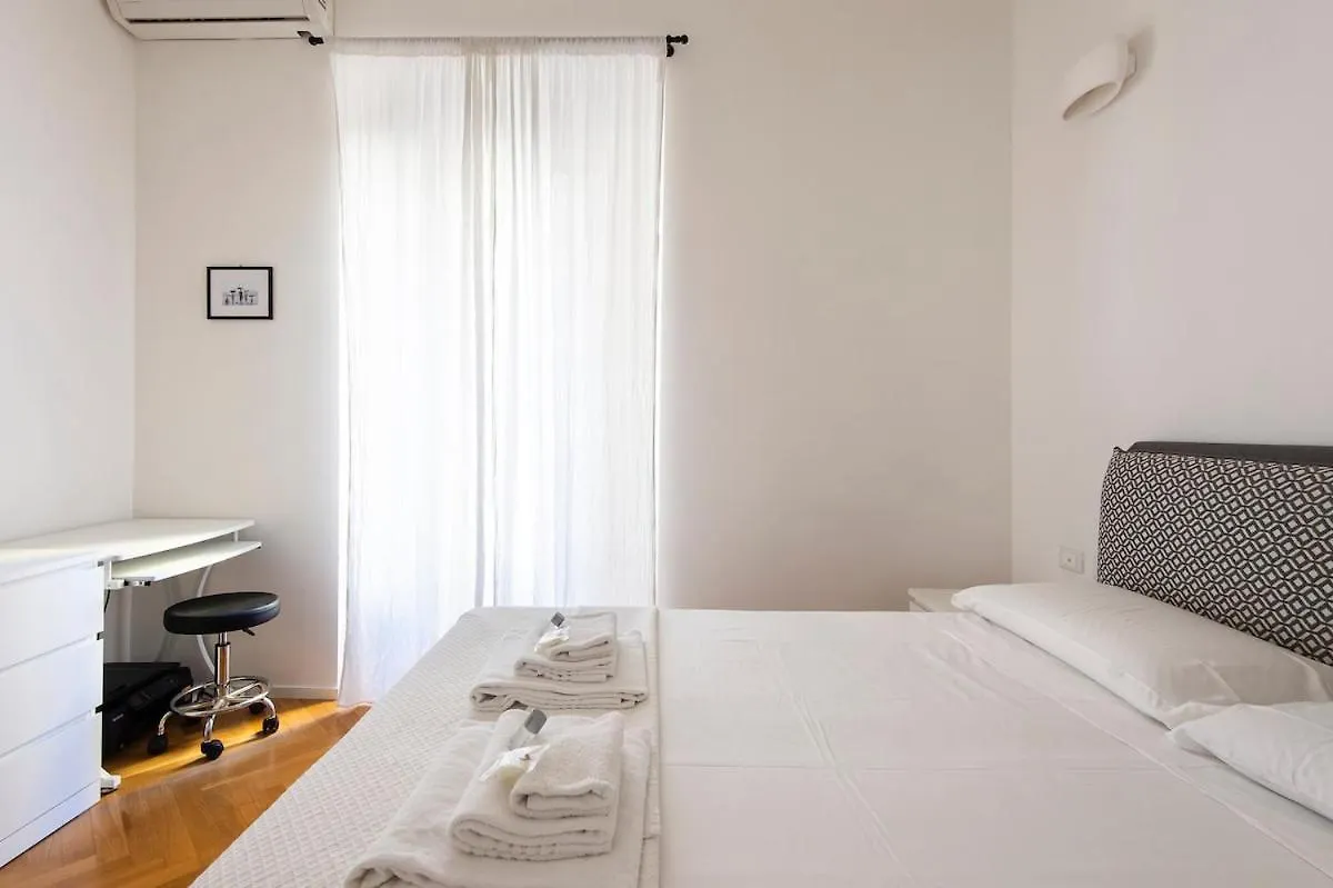 St Peter Apartment Metro At 3 Minutes Roma 0*,